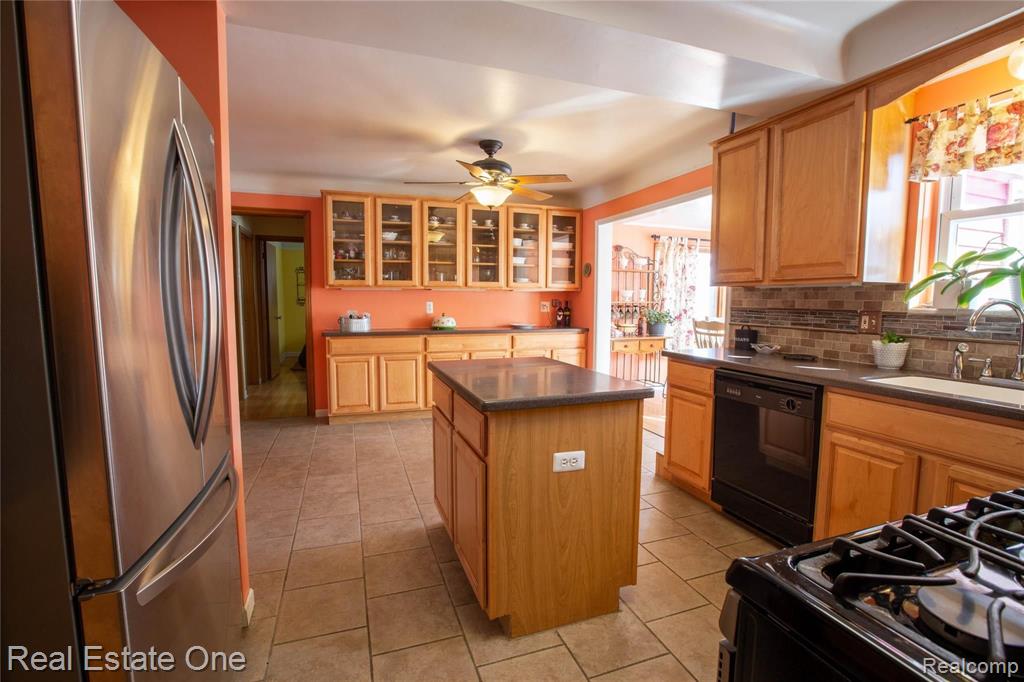 27326 Jean Road Warren, MI 48093 - Photo 7 of 21