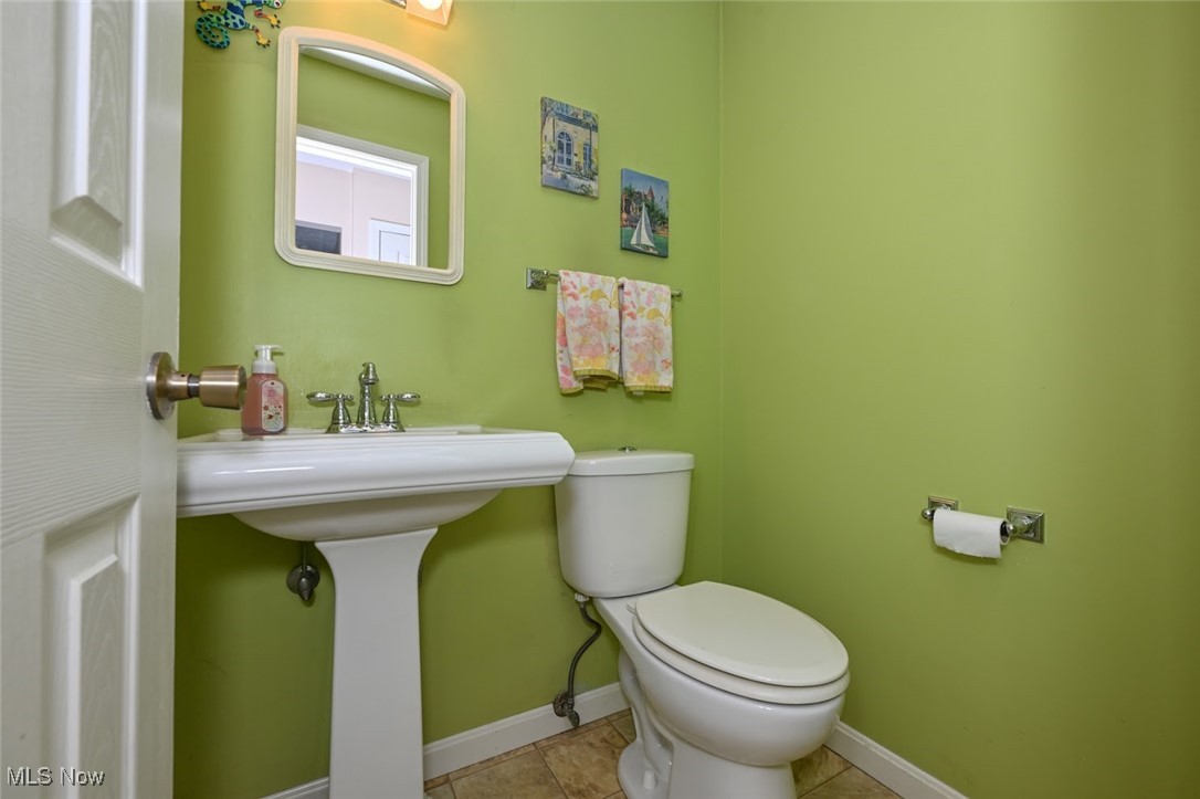 28536 Knickerbocker Road Bay Village, OH 44140 - Photo 35 of 43 Gallery Image 35