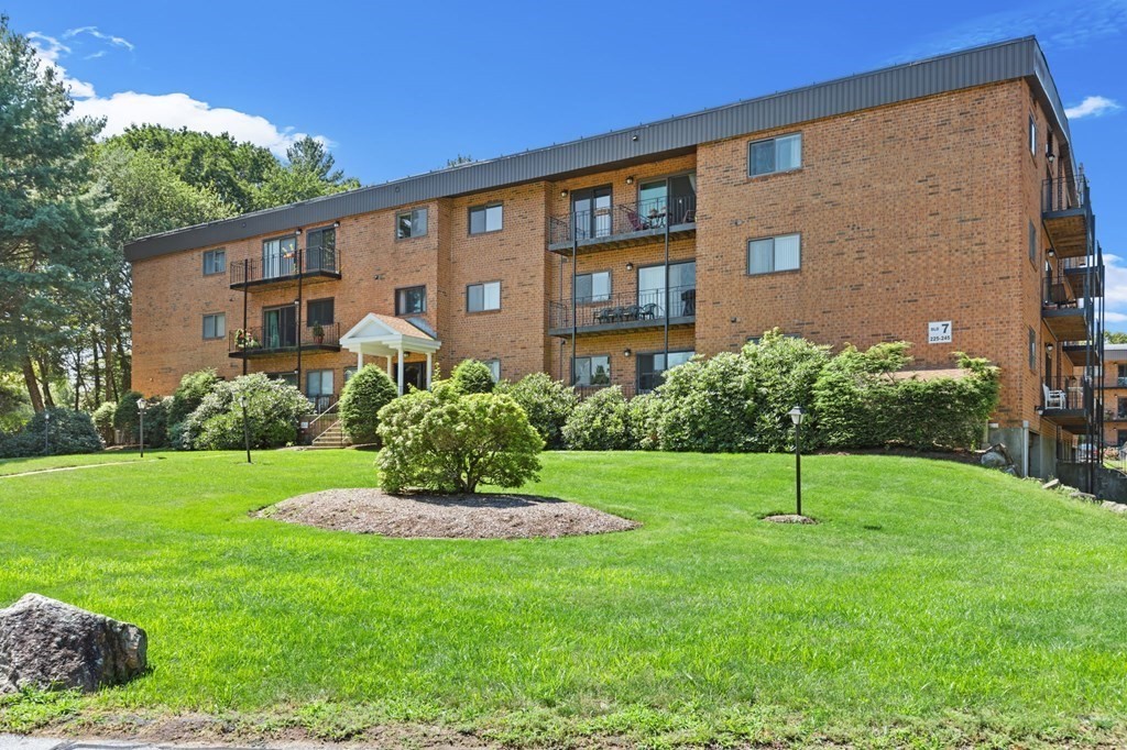 181 Littleton Road, Unit 241 Chelmsford, MA 01824 - Photo 1 of 26 Gallery Image 1