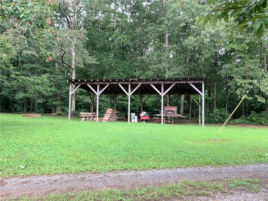 1028 King Billings Road Elkin, NC 28621 - Photo 12 of 30 Gallery Image 12
