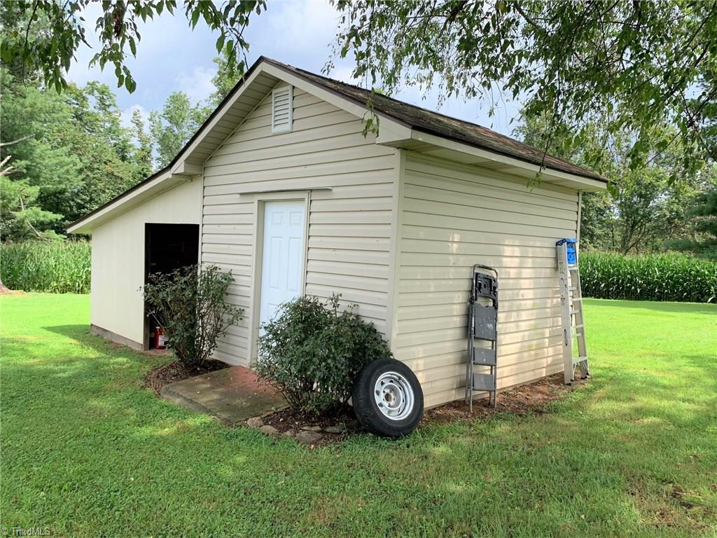 1028 King Billings Road Elkin, NC 28621 - Photo 26 of 30 Gallery Image 26
