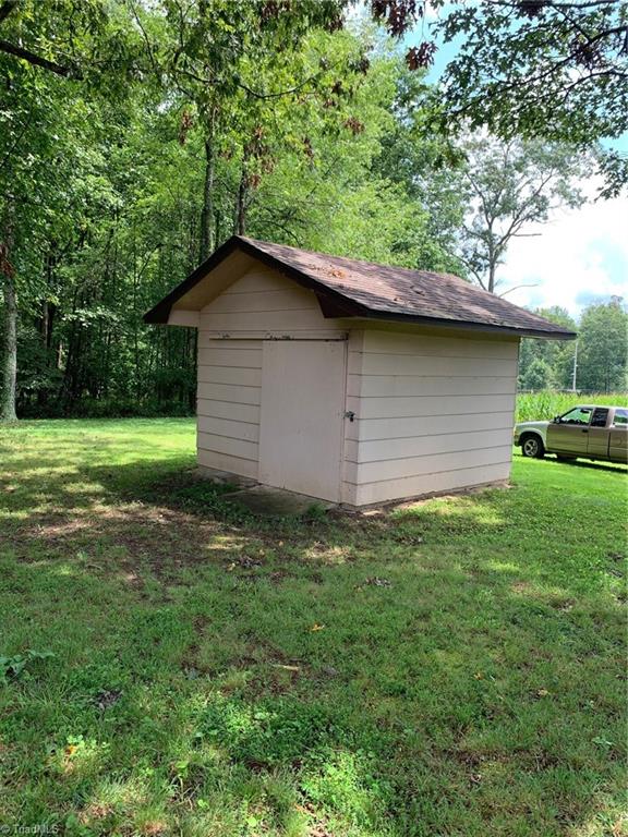 1028 King Billings Road Elkin, NC 28621 - Photo 28 of 30 Gallery Image 28
