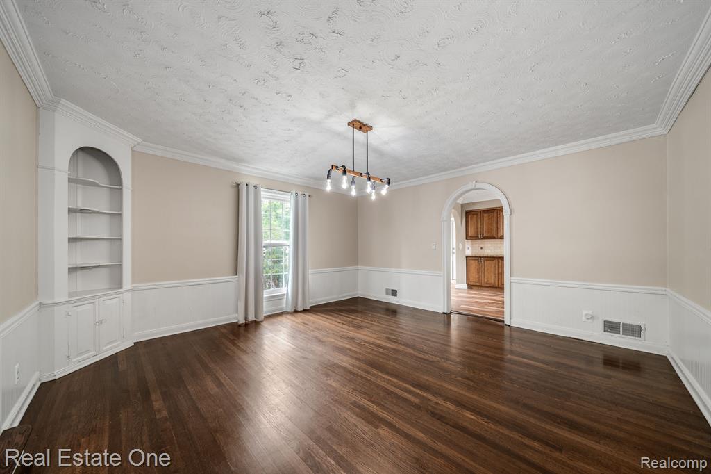 30600 Lahser Road Beverly Hills, MI 48025 - Photo 16 of 59
