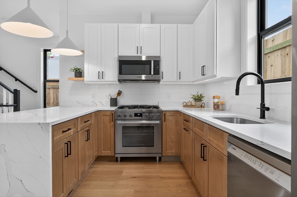 22 Spring Hill Terrace, Unit 22 Somerville, MA 02143 - Photo 3 of 27
