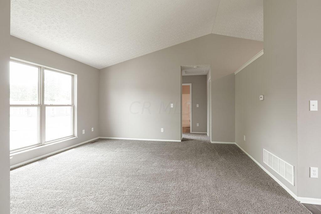 2356 Edmonton Road Columbus, OH 43229 - Photo 5 of 20 R1 (5)
