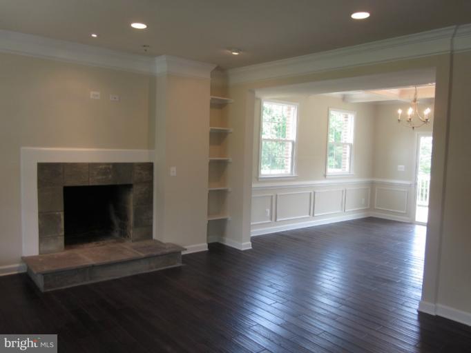 2560 Flag Marsh Road Mount Airy, MD 21771 - Photo 3 of 30 Living Room