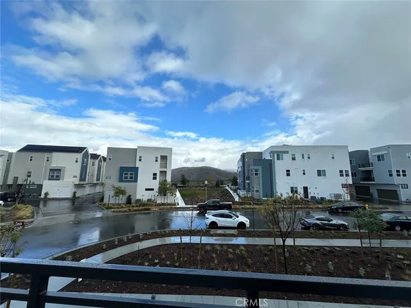 $5,000 | 206 Sash, Irvine, CA 92618