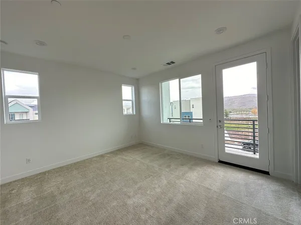 $5,000 | 206 Sash, Irvine, CA 92618