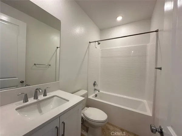 $5,000 | 206 Sash, Irvine, CA 92618