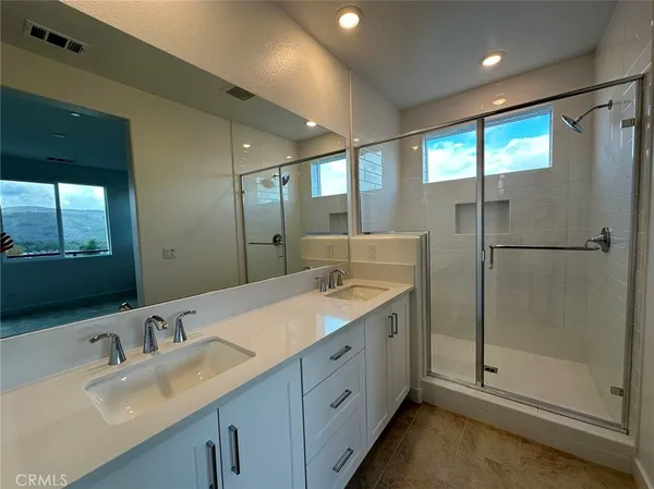 $5,000 | 206 Sash, Irvine, CA 92618