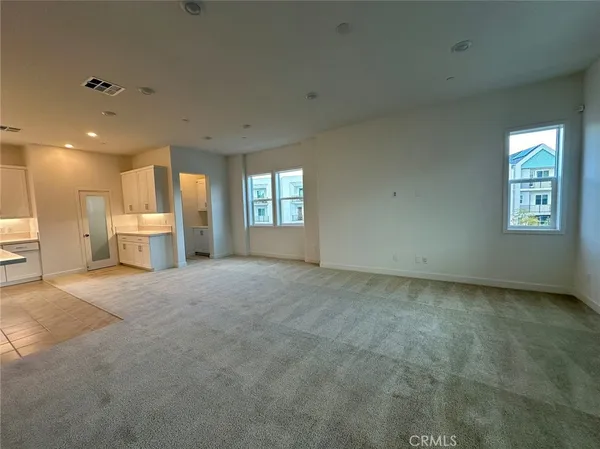 $5,000 | 206 Sash, Irvine, CA 92618