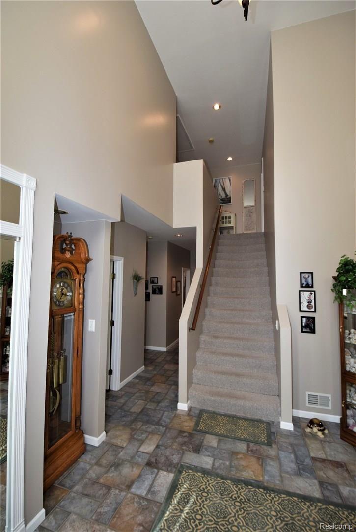 18300 Meridian Road Grosse Ile, MI 48138 - Photo 4 of 53 DSC_0883.JPG