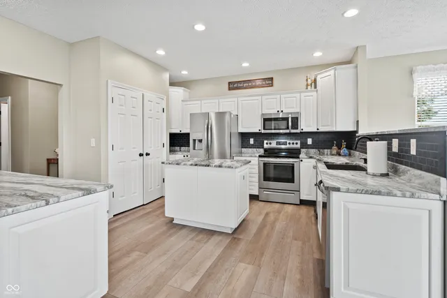 $1,275,000 | 7702 North County Road 300 West, Lizton, IN 46149