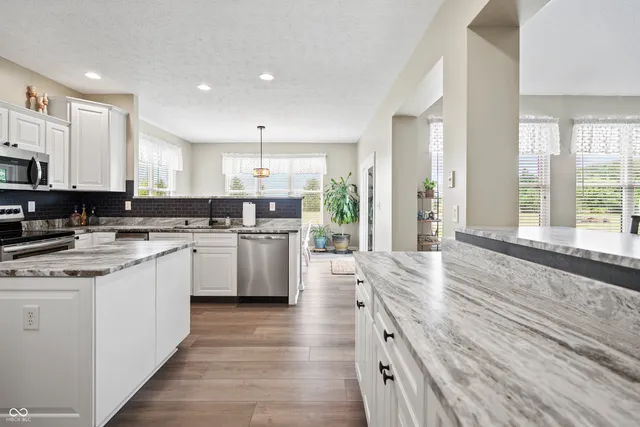 $1,275,000 | 7702 North County Road 300 West, Lizton, IN 46149