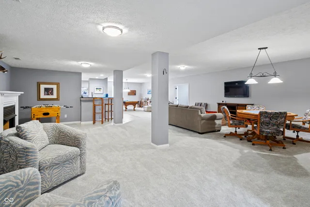 $1,275,000 | 7702 North County Road 300 West, Lizton, IN 46149