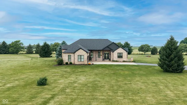 $1,275,000 | 7702 North County Road 300 West, Lizton, IN 46149