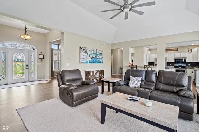 $1,275,000 | 7702 North County Road 300 West, Lizton, IN 46149