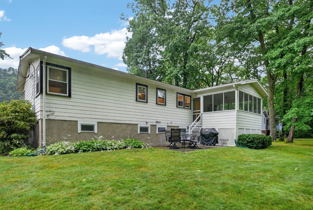 11 Geraldine Road Framingham, MA 01701 - Photo 3 of 30