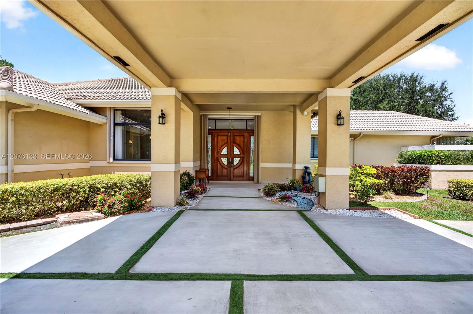 2725 Hunter Road Weston, FL 33331 - Photo 46 of 68 Porte-Cochere