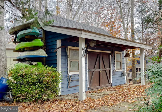 $1,200,000 | 25890 Whiskey Creek Road, Hollywood, MD 20636