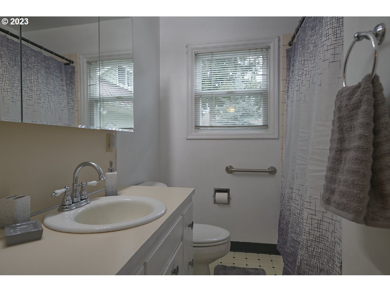 2738 Field Street Longview, WA 98632 - Photo 11 of 20 Gallery Image 11