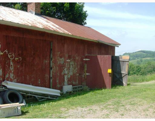 111 Hopewell Ridge Road Sycamore, PA 15364 - Photo 7 of 8 Storage.