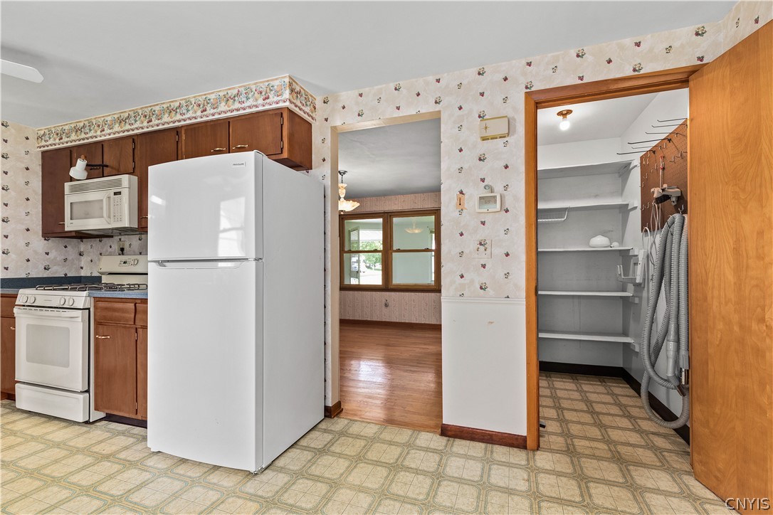 21 Lark Path Liverpool, NY 13090 - Photo 14 of 36 Gallery Image 14