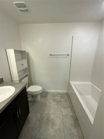 $2,700 | 913 Northwest 251st Drive, Newberry, FL 32669