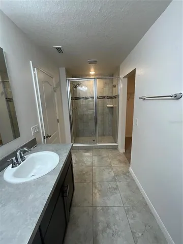 $2,700 | 913 Northwest 251st Drive, Newberry, FL 32669