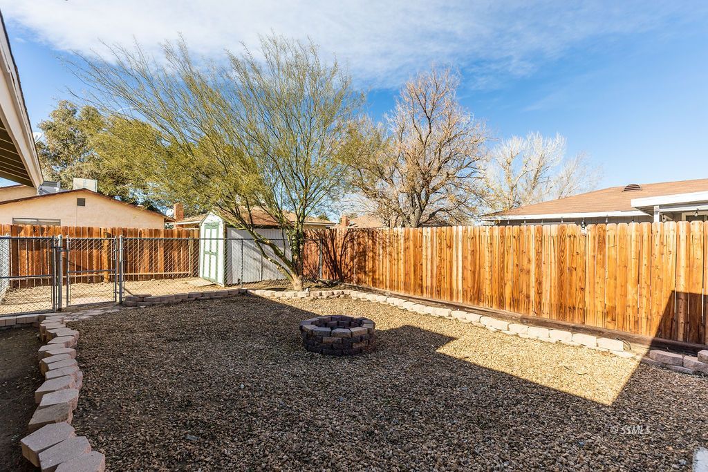 429 South Lincoln Street Ridgecrest, CA 93555 - Photo 22 of 24