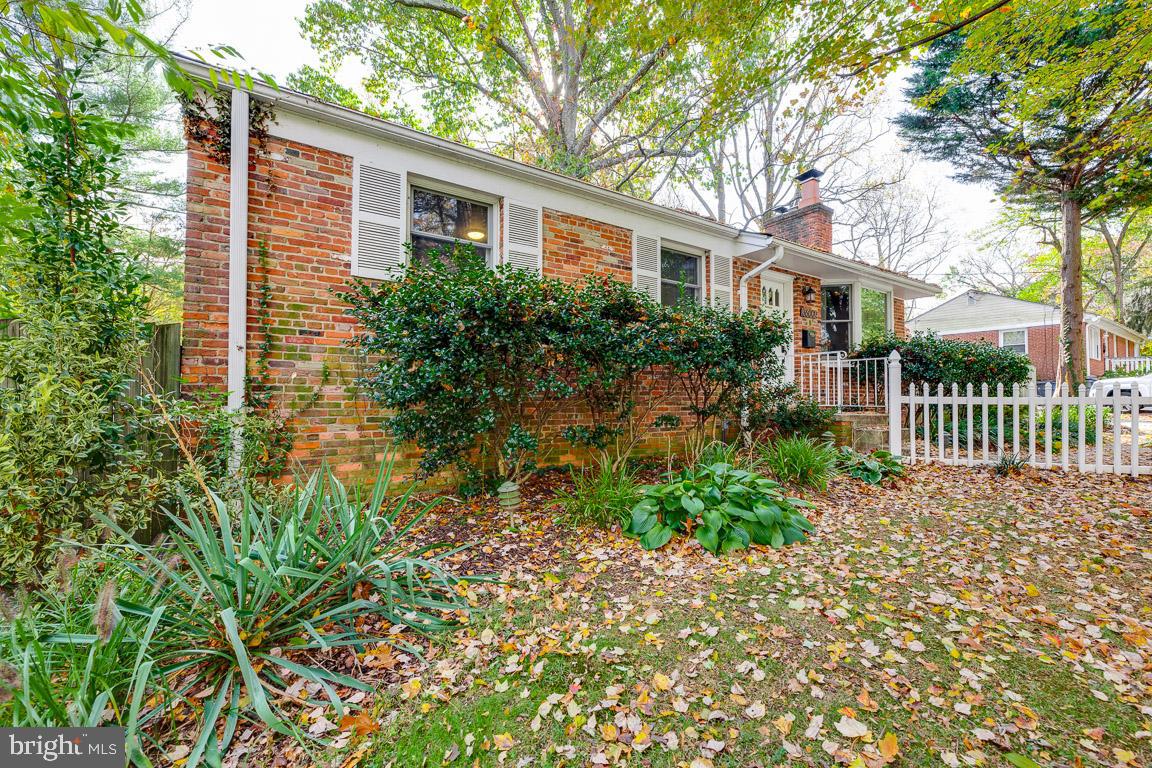 3600 Lowell Place Silver Spring, MD 20902 - Photo 2 of 33 Large corner lot