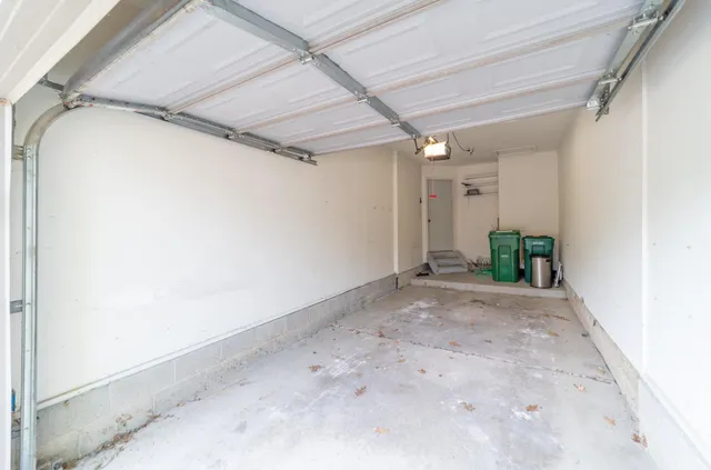 $275,000 | 392 Woodfield Square Lane, Brighton, MI 48116