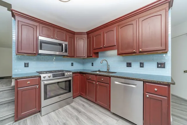 $275,000 | 392 Woodfield Square Lane, Brighton, MI 48116