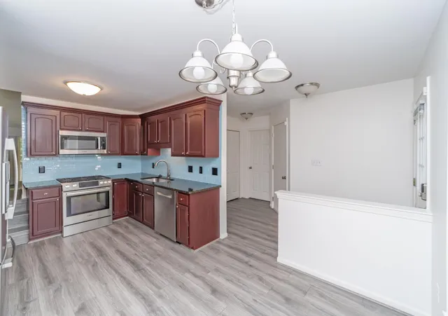 $275,000 | 392 Woodfield Square Lane, Brighton, MI 48116