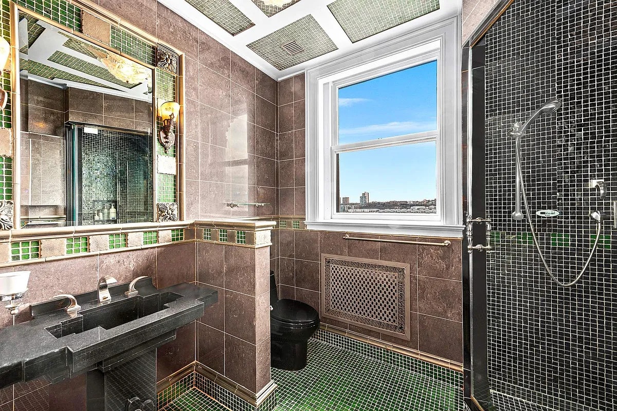 25 Riverside Drive Manhattan, NY 10023 - Photo 33 of 39