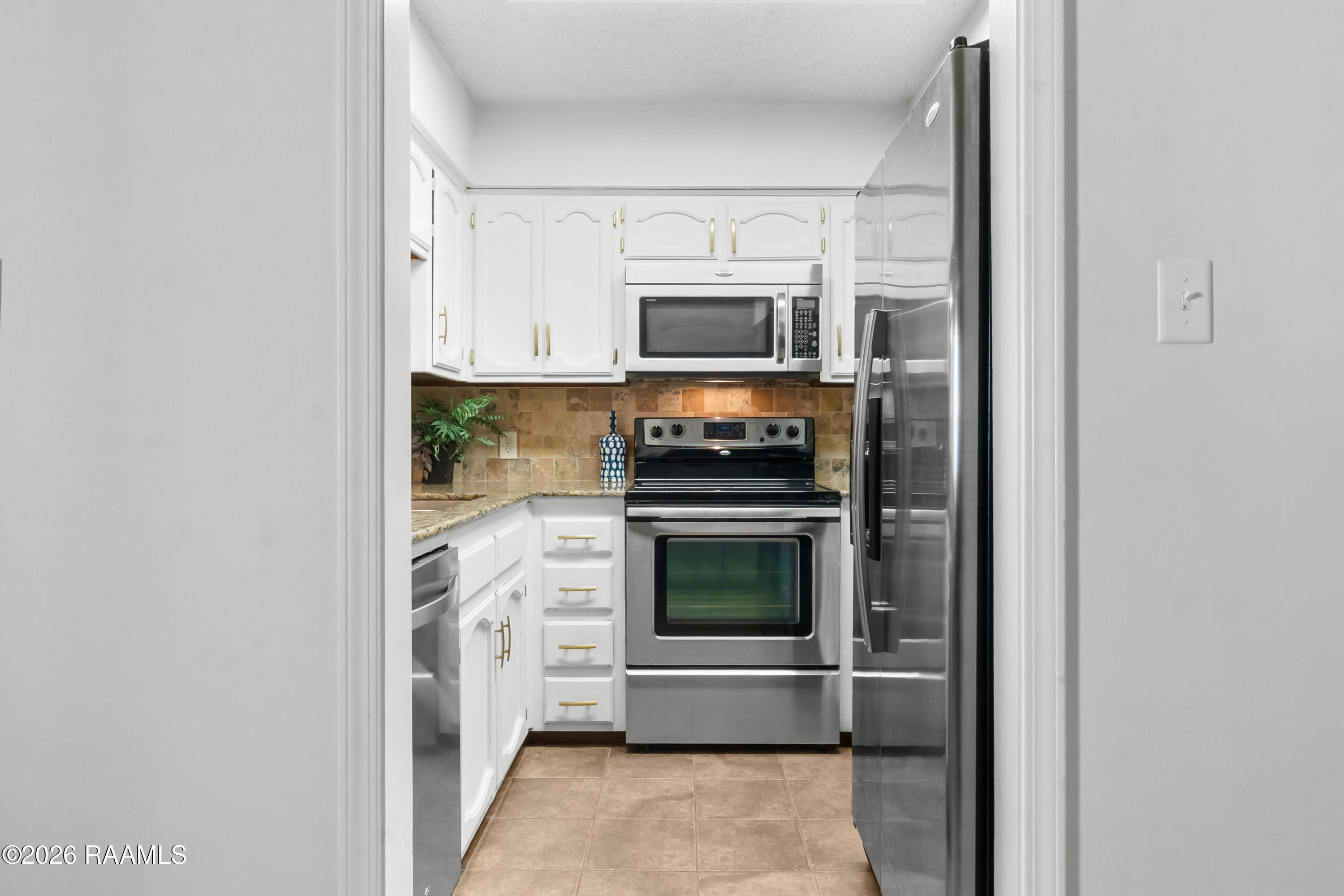 141 East Boyd Drive, Unit 504 Baton Rouge, LA 70808 - Photo 8 of 28 DSC00014 (1)