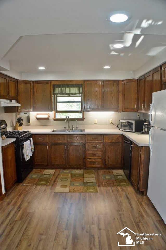 13102 Todd Road Ida, MI 48140 - Photo 10 of 22 Kitchen
