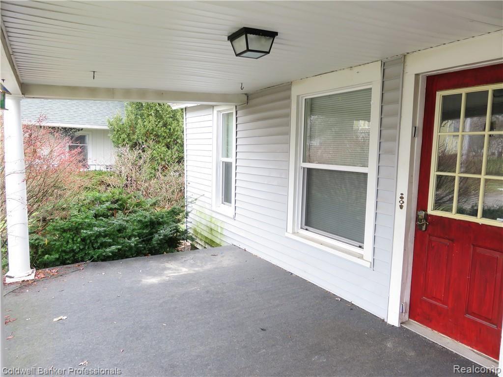 114 East 1st Street Perry, MI 48872 - Photo 14 of 17 13 114 Porch.JPG