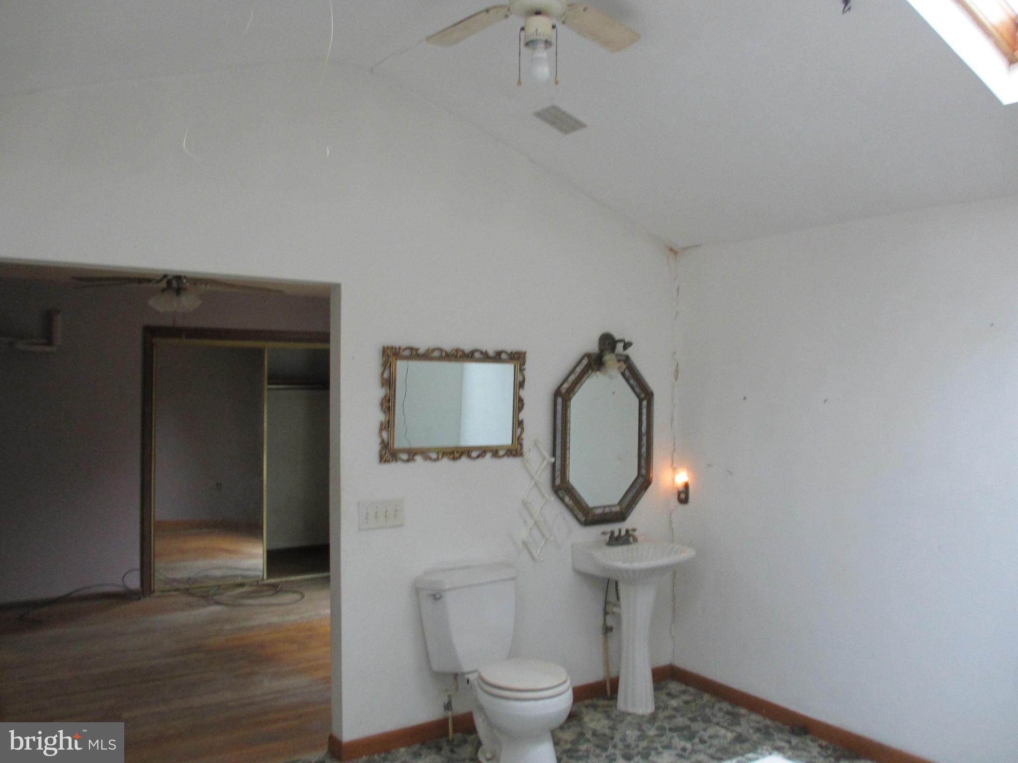 736 Warburton Road Elkton, MD 21921 - Photo 7 of 12 Bath (Master)