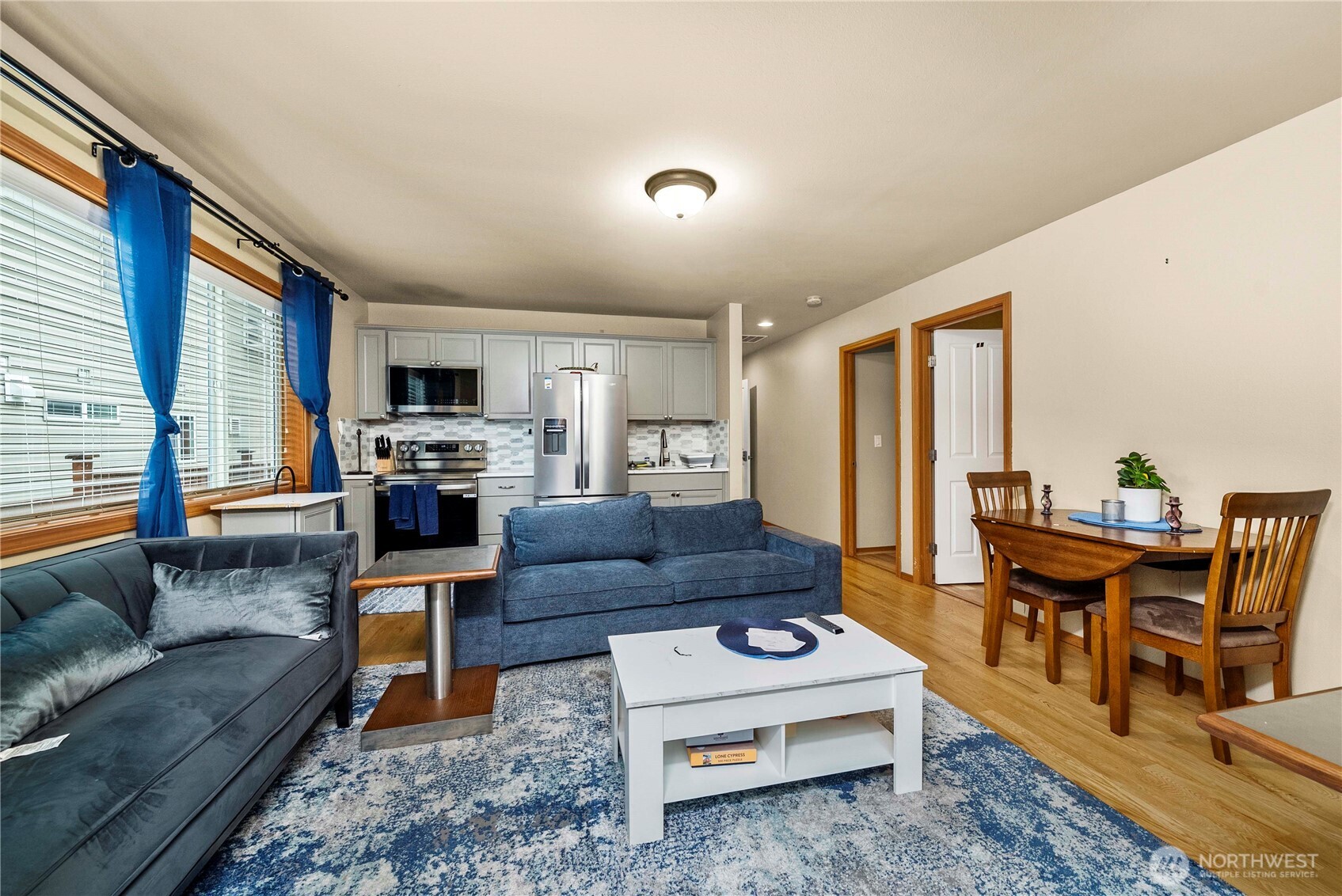 5145 B S Augusta Seattle, WA 98178 - Photo 4 of 21