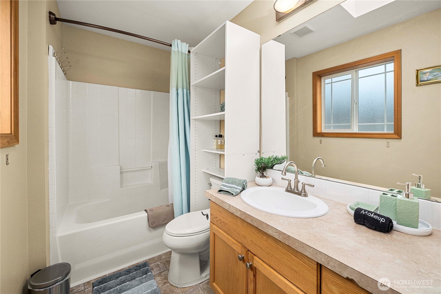 5145 B S Augusta Seattle, WA 98178 - Photo 7 of 21