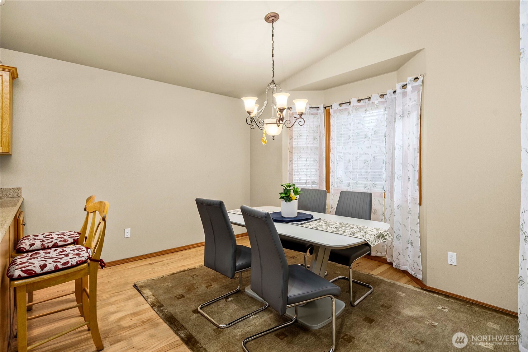 5145 B S Augusta Seattle, WA 98178 - Photo 9 of 21