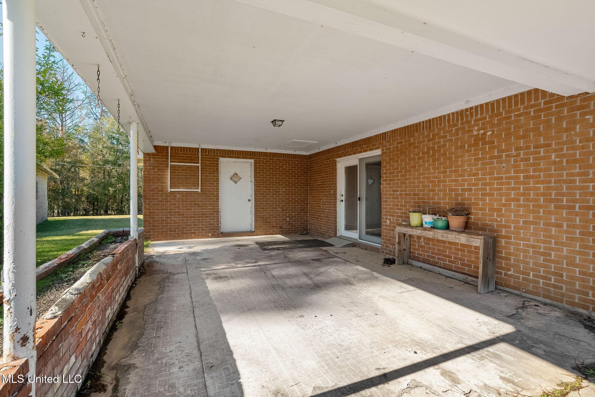 57 Donald Hale Road Lumberton, MS 39455 - Photo 11 of 43 57_Donald_Hale_Rd-11