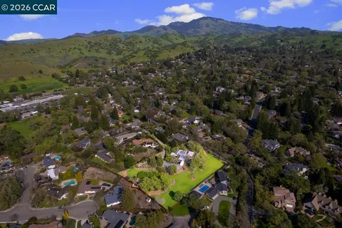 $2,650,000 | 1101 Scots Lane, Walnut Creek, CA 94596