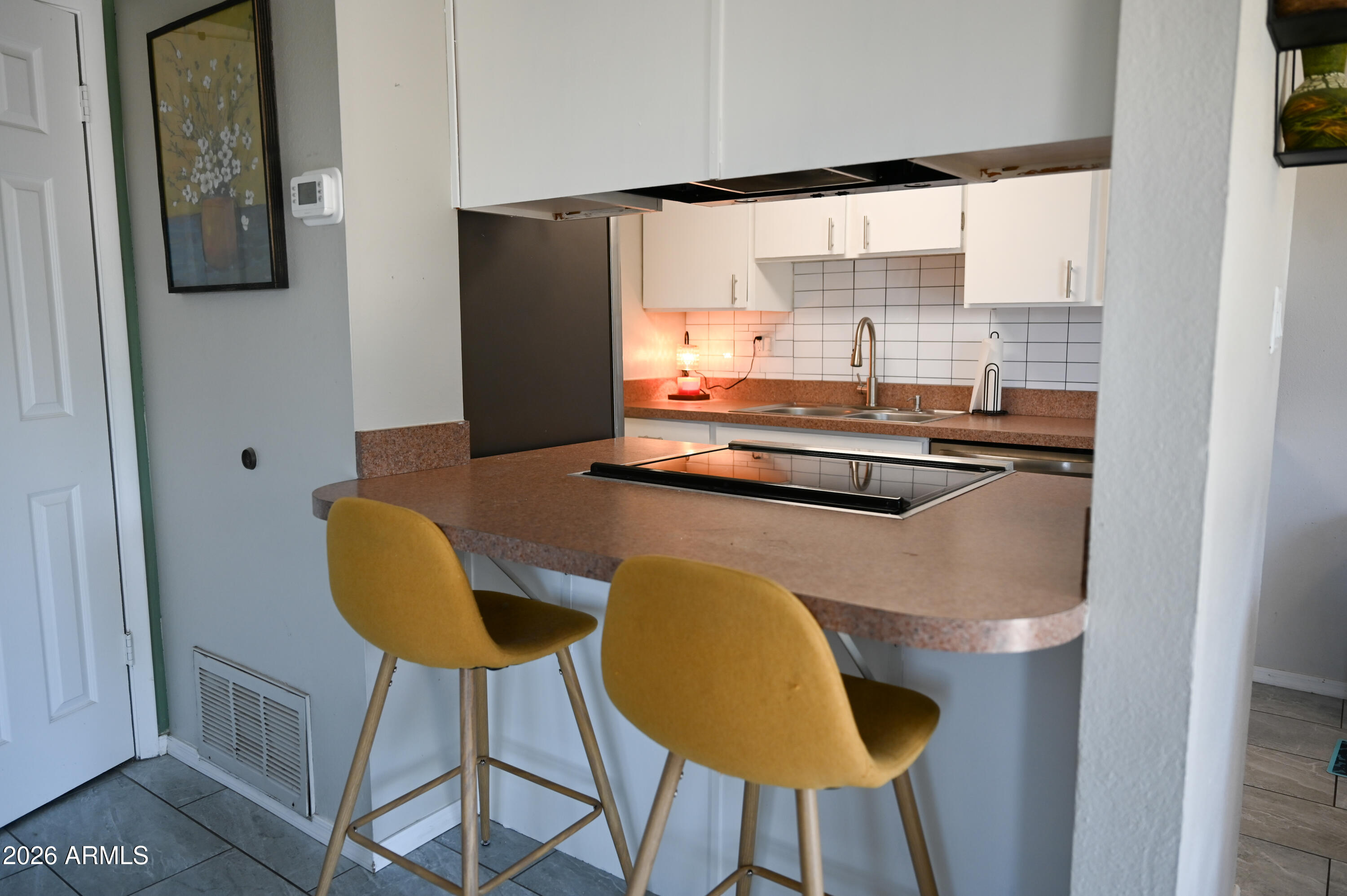 600 South Dobson Road, Unit 162 Mesa, AZ 85202 - Photo 4 of 18 Breakfast Bar KOZ_7600
