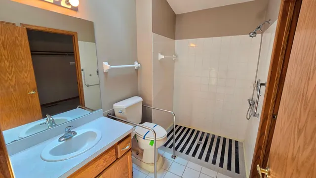 $279,900 | 9136 Windsor Terrace, Brooklyn Park, MN 55443