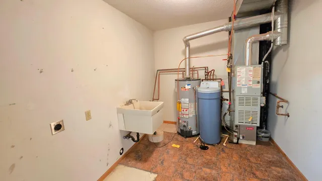 $279,900 | 9136 Windsor Terrace, Brooklyn Park, MN 55443