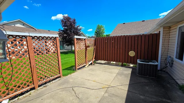 $279,900 | 9136 Windsor Terrace, Brooklyn Park, MN 55443