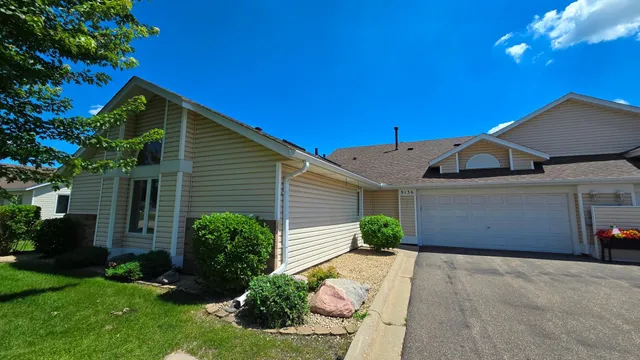 $279,900 | 9136 Windsor Terrace, Brooklyn Park, MN 55443