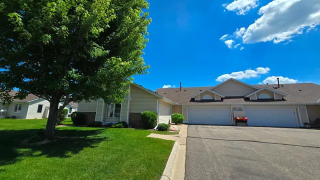 $279,900 | 9136 Windsor Terrace, Brooklyn Park, MN 55443